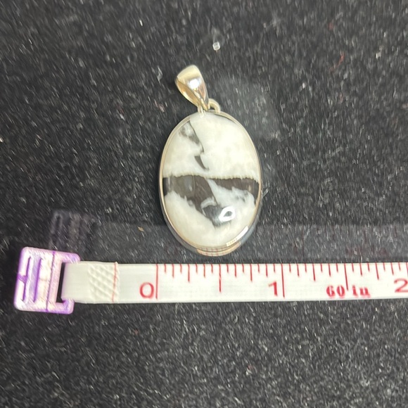 White buffalo pendant sterling silver - Picture 5 of 8